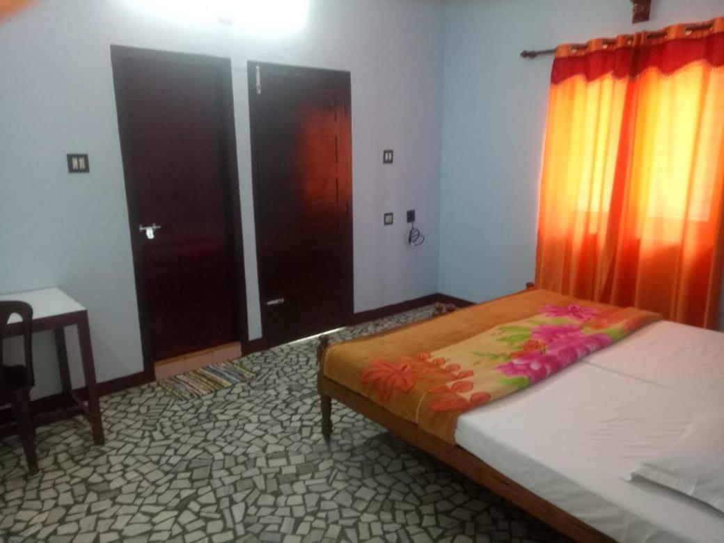 Marayoor Tourist Home Munnar Bagian luar foto