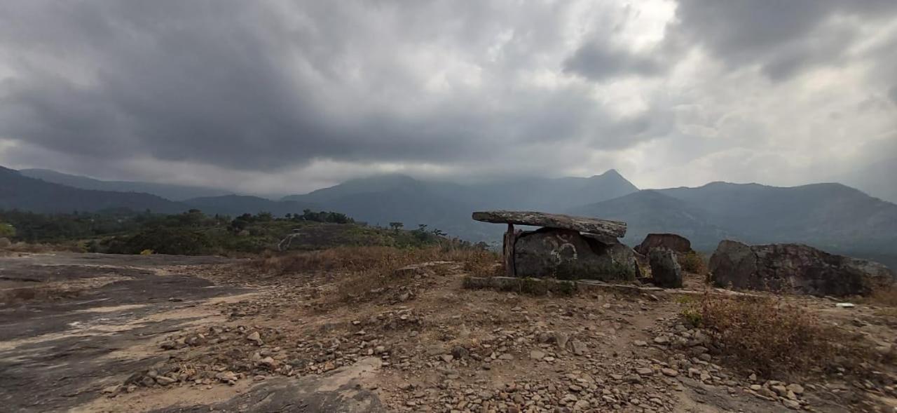 Marayoor Tourist Home Munnar Bagian luar foto